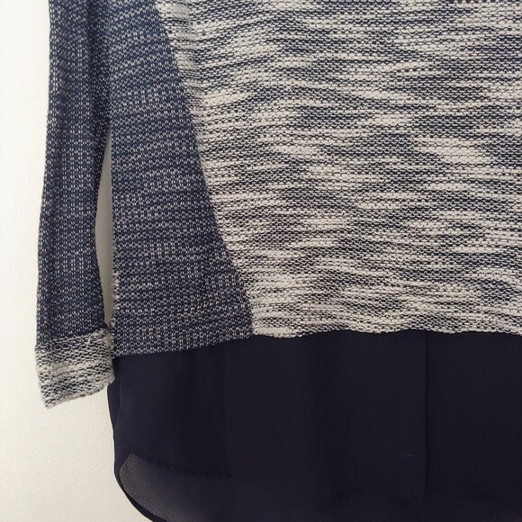 Two by Vince Camuto Navy & Cream Sweater Size XS - Picture 3 of 5